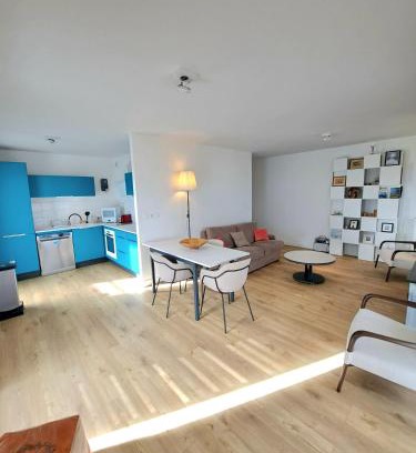 Lyon City Centre Apartment | Stylish Côté Parc Apartment with Terrace - Family-Friendly Stay