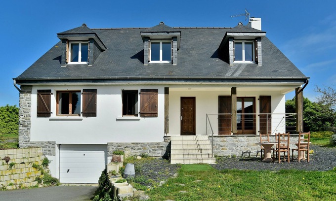 Saint-Cast-le-Guildo House | Oceanfront Haven: Côté Plage with Scenic Sea Views