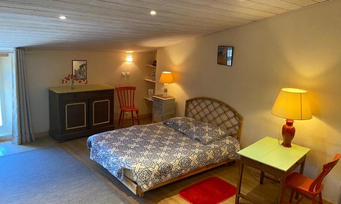 Gontaud Bed & Breakfast | Family-Friendly Côté Vallon with Breakfast & 9/10 Rating