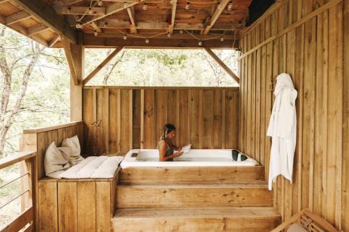 Talais Cabin | Experience Côte & Lodge: Oceanfront Bliss with Top Amenities