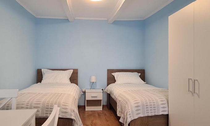 Vanatori House | Discover Căsuța Din Poienița: Pet-Friendly Retreat