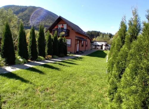 Zarnesti House | Family-Friendly Stay at Căsuța Piatra Craiului - 9.7 Rating