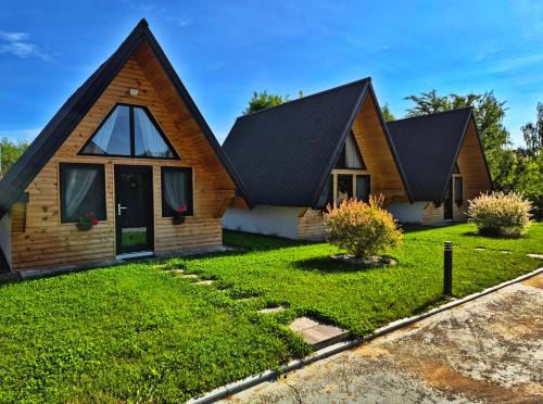 Cluj-Napoca Cabin | Family-Friendly Retreat at Căsuțele Denis&Lucas