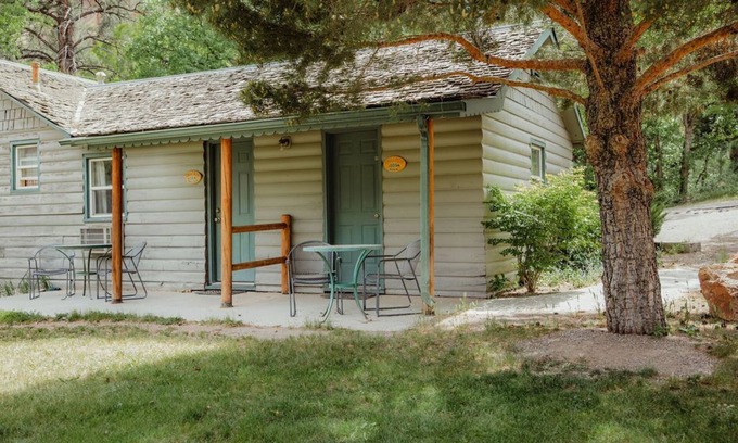 Sevier Cabin | Cozy Coyote Gulch Cabin with Pool and Pet-Friendly Amenities