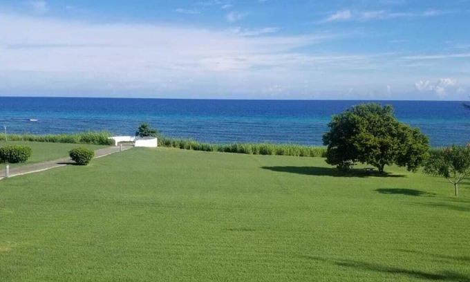 St.Bran's Burg Apartment | Experience C'DAVIEW SUITE: Oceanfront Bliss & Top Ratings