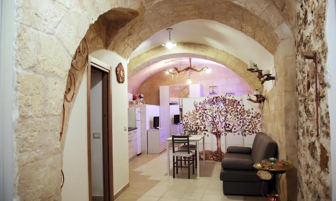 Altamura Bed & Breakfast | Discover C'era Una Volta... with Hot Tub & Family-Friendly Fun