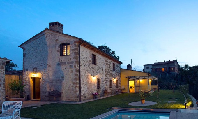 Montoro House | Discover C'eraunavolta: 4-Star Hotel with Pool & Breakfast