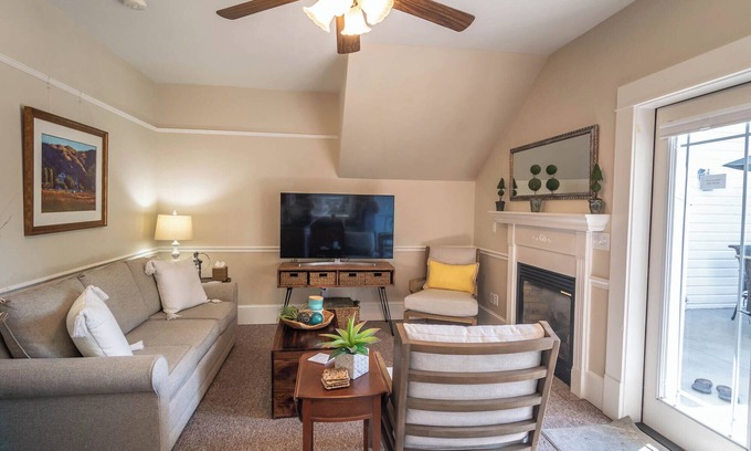 Roseburg Bed & Breakfast | C.H. Bailey House