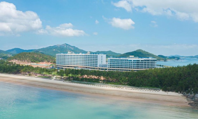 Sinan-gun Resort | Discover C-One Resort Jaeundo: Private Beach & Pool Access