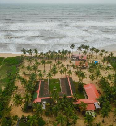 Sernabatim Resort | Relax at C Roque Beach Resort with Private Ocean Views