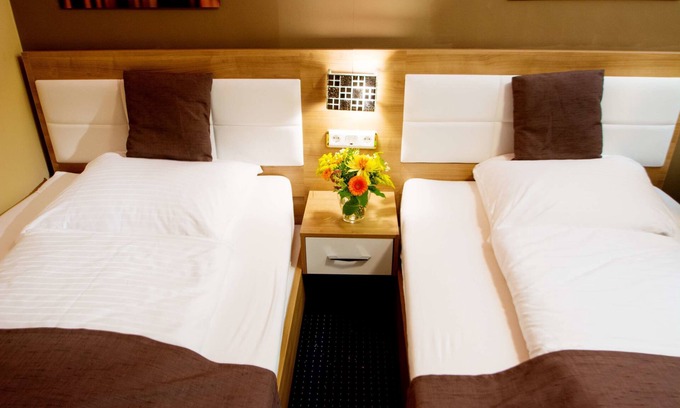 Pinneberg Hotel | Family-Friendly C&S Hotel with Kitchen & Complimentary Breakfast