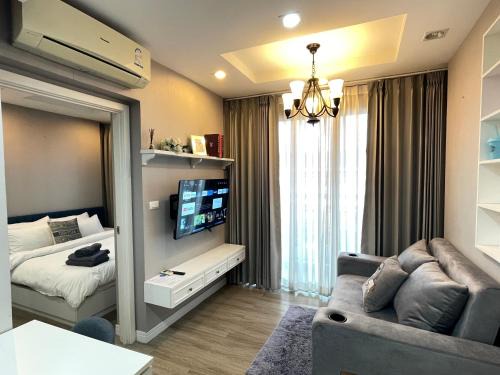 Saen Suk Apartment | Budget-Friendly C Sky Seaview @ The Blu X with Pool Access