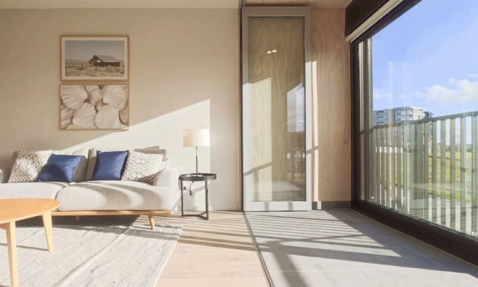 Albany Apartment | Family-Friendly 2 Bedroom Apartment with Breakfast Included