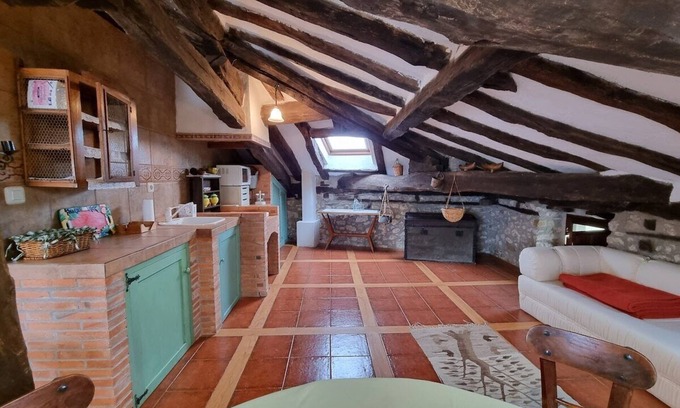 Colindres Apartment | Cozy Ático with Spa and Kitchen in Colindres