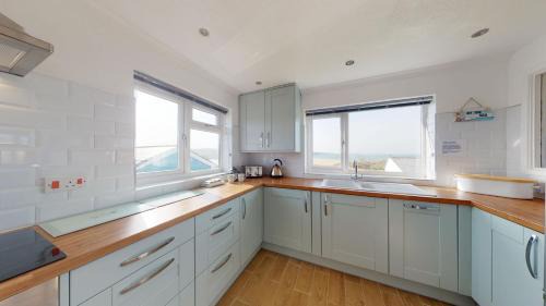 Hayle House | Family-Friendly Retreat at C20 Y Worry, Riviere Towans