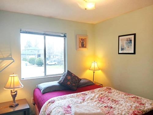 Cloverdale House | Discover C3 Stylish Holiday Home with Great Amenities