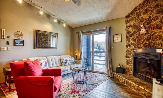 Timberline Condo | Pet-Friendly C302: Slopeside Summer Retreat, 9.8 Rated!