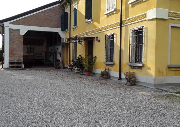 Borgo Virgilio House | Discover Mu & Mu: Family-Friendly with Pool and Hot Tub