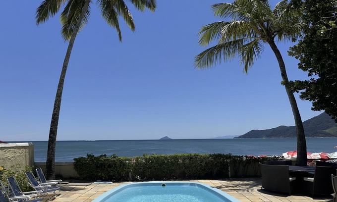 Praia do Pauba House | Discover Casa pé na Areia: Family & Pet-Friendly Retreat