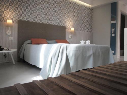 Manarola Hotel | Elegant Stay at Ca' D'Andrean with Delicious Breakfast
