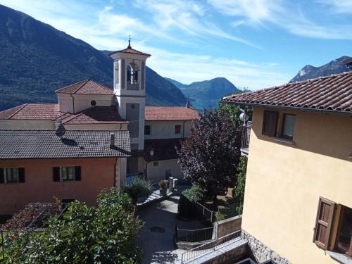 Carlazzo Apartment | Exceptional Ca' dei Codirossi with Oceanfront Dining