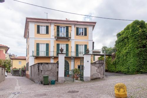 Porto Valtravaglia Apartment | Ca Del Lac