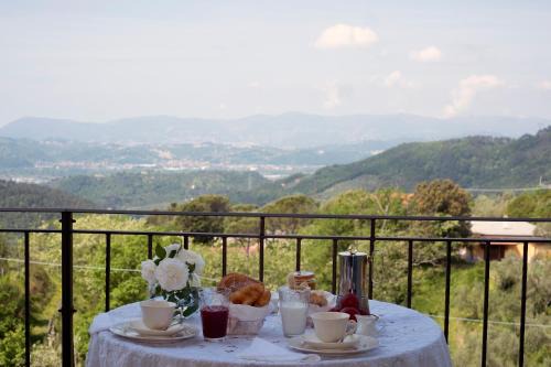 Fosdinovo House | Discover Ca' di Max: 4-Star Family-Friendly Escape