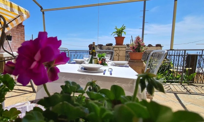 Volastra Apartment | Discover CA' DI RISSI: Seaview Retreat with Family Amenities