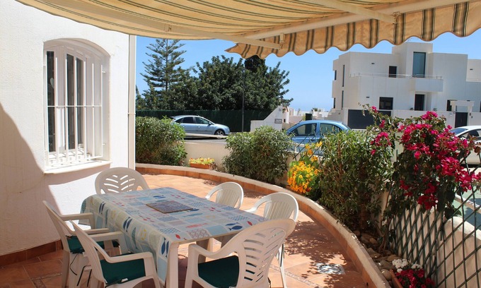 Vista de los Angeles-Rumina House | Stylish Casa Wilphi - 5-Min Walk to Beach With Pool