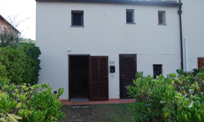 Giugnano House | Discover Ca' Faggiolo: Family-Friendly Retreat with Kitchen
