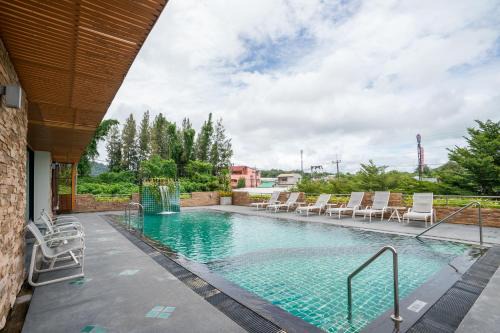 Ratsada Hotel | Relax at CA Hotel and Residence Phuket - Oceanfront Retreat
