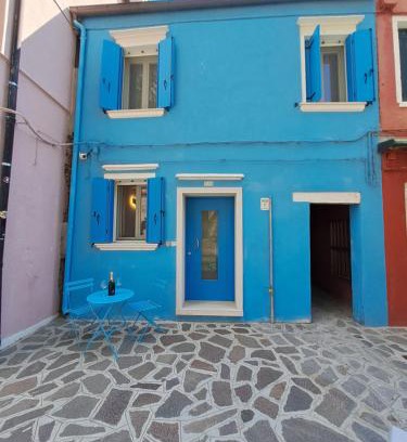 Burano House | Discover Ca Jole: Family-Friendly Retreat with Top Reviews