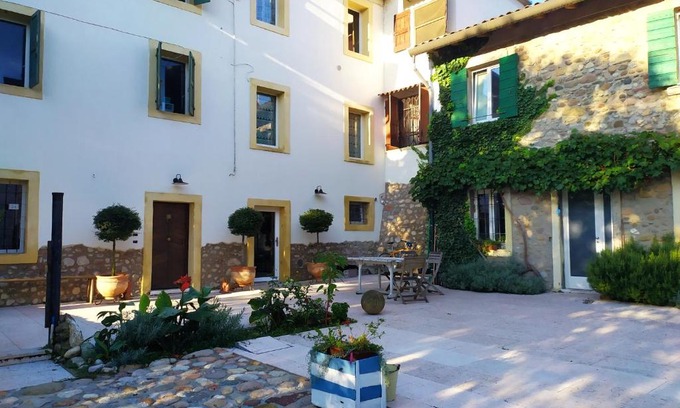 Sona Apartment | Relax at Ca'Joleo - Top-Rated Stay by Lake Garda