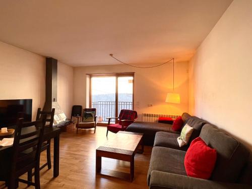 Esterri D'Aneu House | Welcoming Ca La Rougvie - L'Amfitriona: Pet & Child Friendly