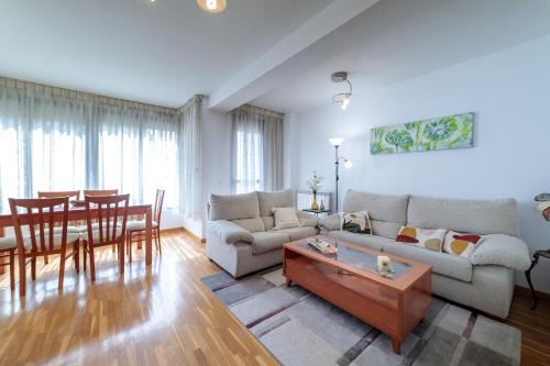 Zamora Apartment | Ca Mari Apartment with Garage: Rated 9.6, Pet Friendly