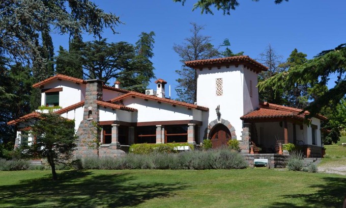 La Falda Hotel | Discover Comfort at Ca´Montana Hostal Boutique with Pool Access