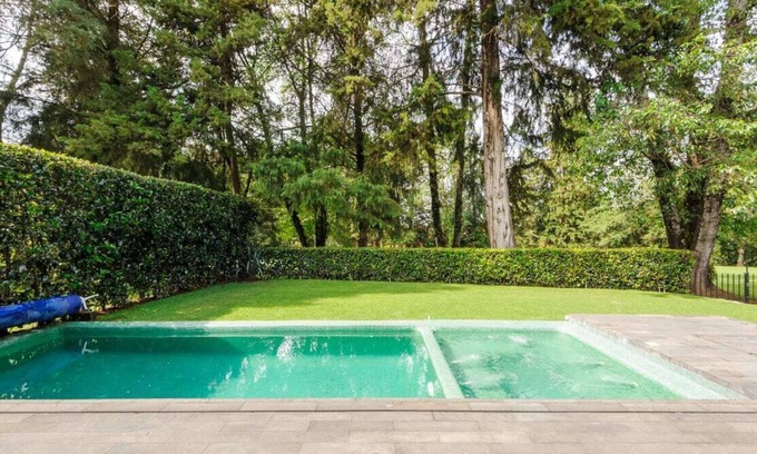 Valle de Bravo House | Casa Montaño: Relax by the Golf Course with Premium Amenities