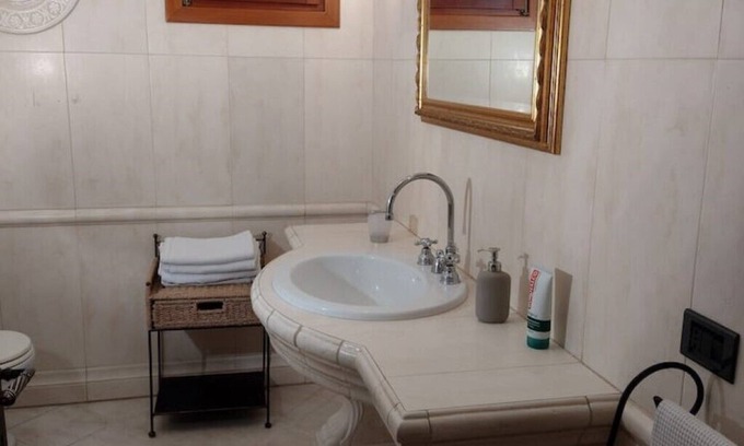 Isola San Giorgio Maggiore House | Eco-Friendly Retreat at Ca' Pavoni Garden: Family Perfect