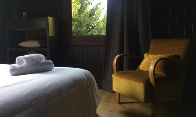 Monte Carasso Ski Chalet | Ca Pedrot Do-Minus Mountain Cottage with Spa & Hot Tub