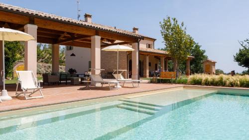 Longiano Villa | Discover Ca' Pellicciano 8: Oceanfront Family Retreat