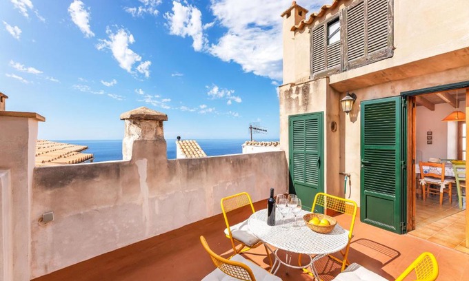 Banyalbufar House | Discover Ca Sa Padrina Banyalbufar: Family-Friendly Retreat