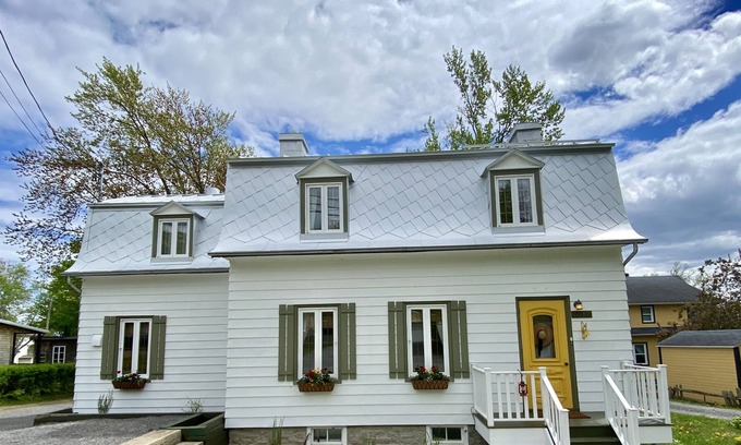 Saint-Laurent-de-l'ile d'Orleans House | 1887 Ancestral home with waterview on l’Île d’Orléans