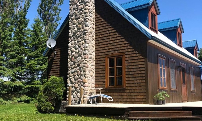 Saint-Laurent-de-l'ile d'Orleans House | Discover The River House in the Fields with Kitchen Access