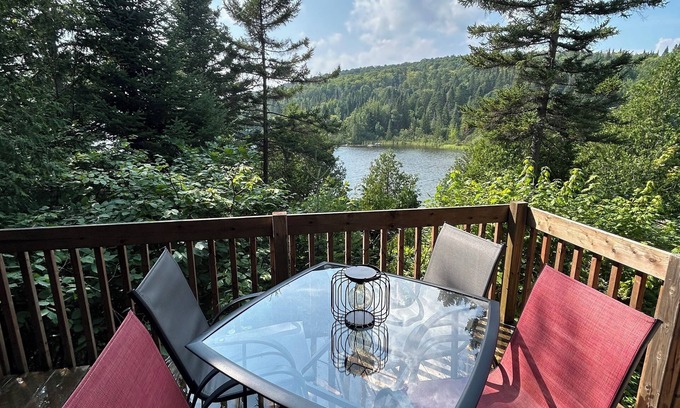 Sainte-Lucie-des-Laurentides Ski Chalet | Cozy 2-Bedroom Chalet with exclusive Lake access- Your Peaceful Getaway
