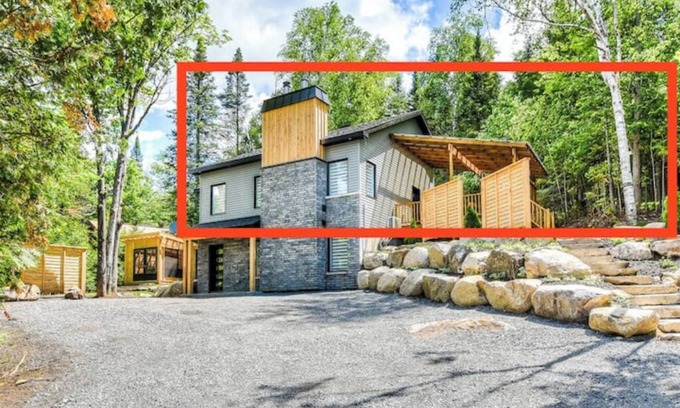 Sainte-Marguerite-du-Lac-Masson Ski Chalet | Impressive Chalet in the Laurentians with Lake & Ocean Views