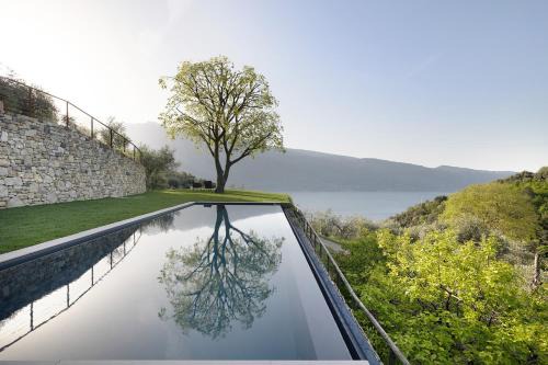 Tignale Apartment | Relax at Ca’ Scaì Agrifugium Elià with Pool Access