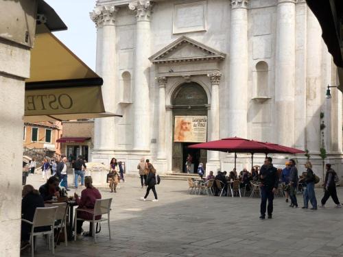 Dorsoduro House | Cozy Ca' Toletta: Pet-Friendly Haven with 9.2/10 Rating