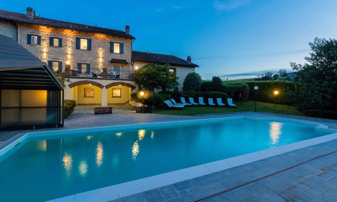 Bosco Marengo Villa | Ca' Vecchia, villa con Padel, Golf Simulator & EV Charger