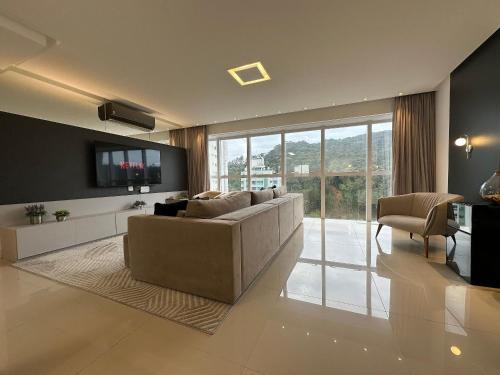 Pioneiros Apartment | Elegant 4-Suite Hotel with Oceanfront Views and Pet Friendly
