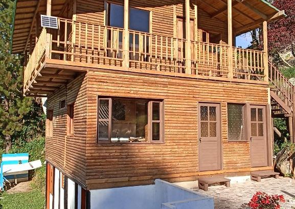 San Francisco Ski Chalet | Pet-Friendly Chalets in Colombia with Pool & Hot Tub